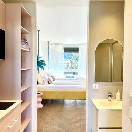 Miami Vice Mit Balkon & Flussblick-das Alpenzeit Im Zentrum Mit Parkplatz Bad Aussee