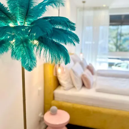 Apartment Miami Vice Mit Balkon & Flussblick - Alpenzeit Im Zentrum Bad Aussee
