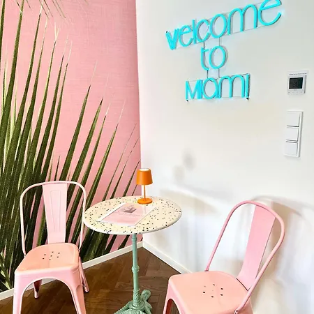 Miami Vice Mit Balkon & Flussblick-das Alpenzeit Im Zentrum Mit Parkplatz *