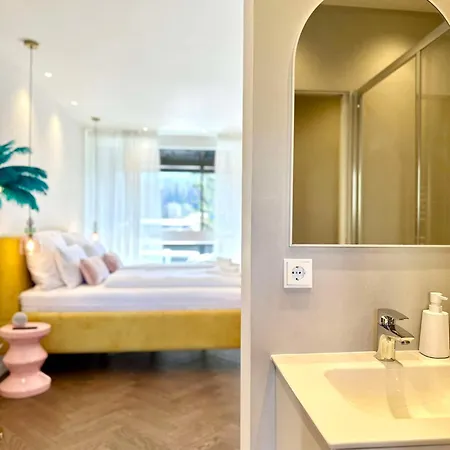 Apartment Miami Vice Mit Balkon & Flussblick - Alpenzeit Im Zentrum