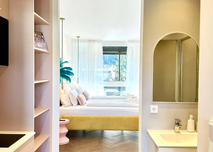 Miami Vice Mit Balkon & Flussblick-das Alpenzeit Im Zentrum Mit Parkplatz Bad Aussee