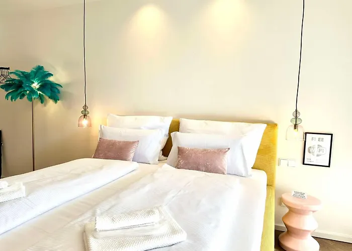 Miami Vice Mit Balkon & Flussblick-das Alpenzeit Im Zentrum Mit Parkplatz Bad Aussee